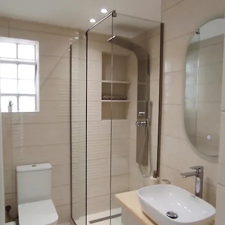 アパート Rita's アカラヴィ